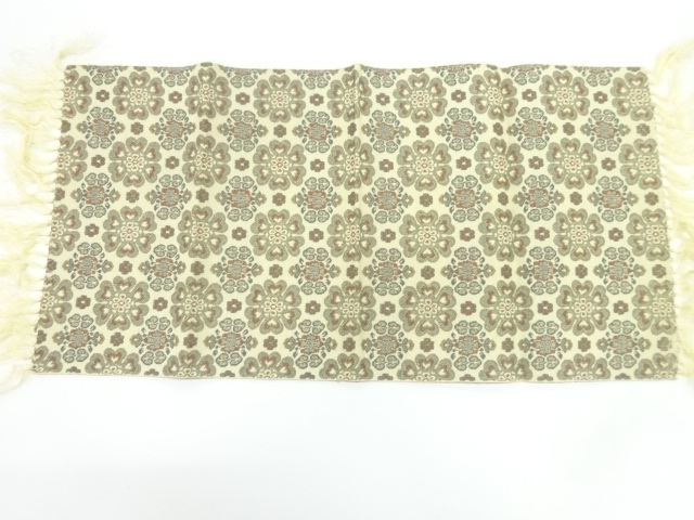 花模様織出し卓布